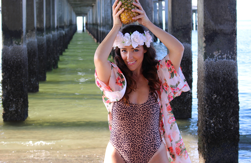 CURVY-bikini-model-pineapple-20