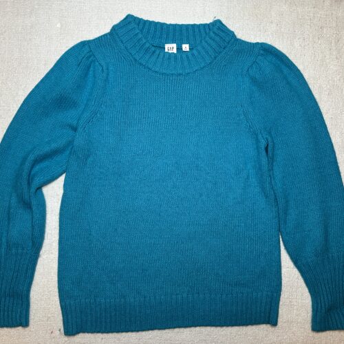 Blue sweater with puffed sleeves