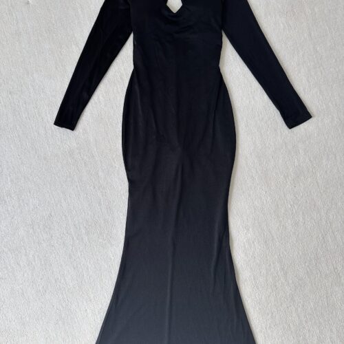 fitted black mermaid dress